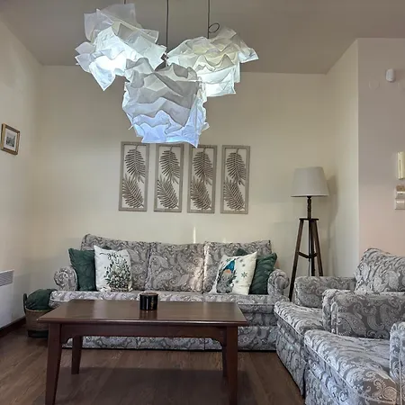 Emily Pirin Golf Apartman