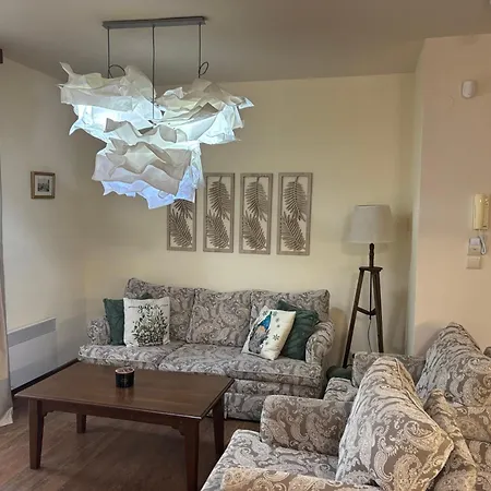 Emily Pirin Golf Apartman